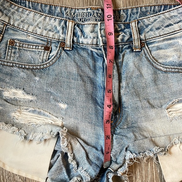 American Eagle hi rise festival size 8 light Blue Distressed Jean Shorts - Picture 7 of 8